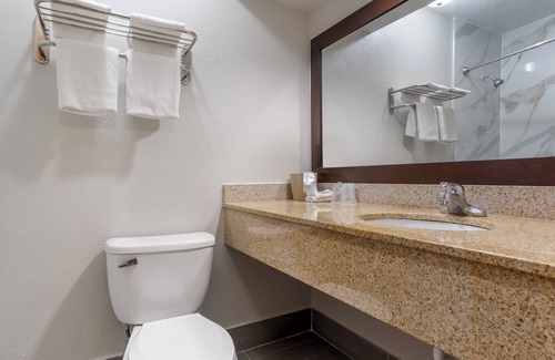 La Marque Hotel | Red Roof Inn La Marque