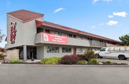 Lansing Hotel | Red Roof Inn Lansing East - MSU