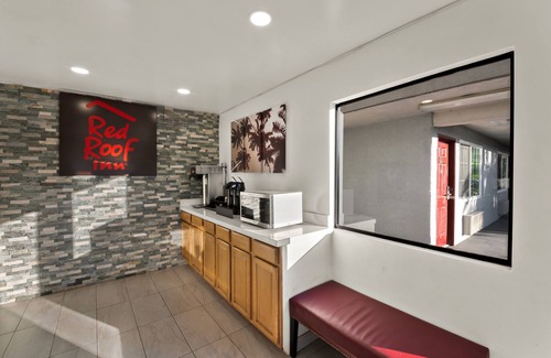 Bellflower Hotel | Red Roof Inn Los Angeles – Bellflower