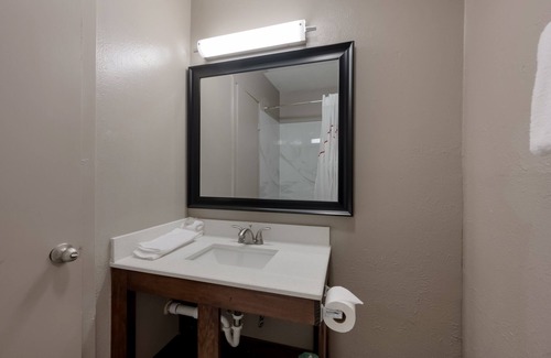 Madisonville Hotel | Red Roof Inn Madisonville