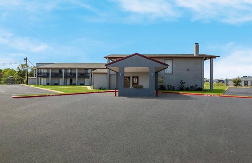 Madisonville Hotel | Red Roof Inn Madisonville