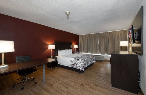 Marion Hotel | Red Roof Inn Marion, VA