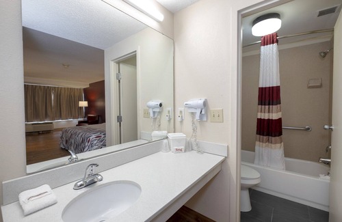 Marion Hotel | Red Roof Inn Marion, VA