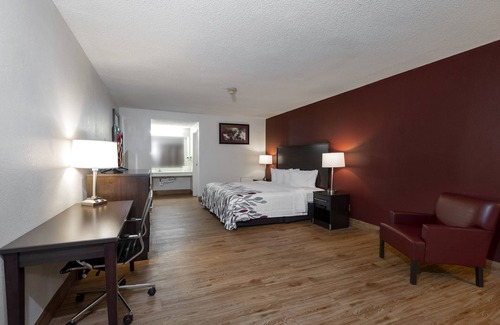 Marion Hotel | Red Roof Inn Marion, VA