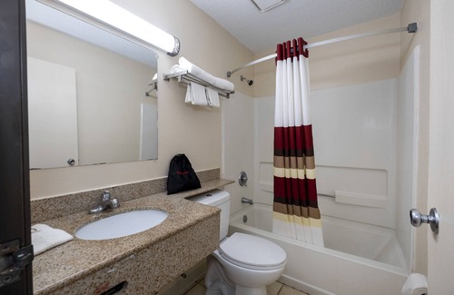 Portsmouth Hotel | Red Roof Inn Norfolk - Portsmouth
