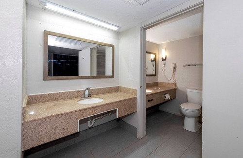 Petersburg Hotel | Red Roof Inn Petersburg - Fort Lee