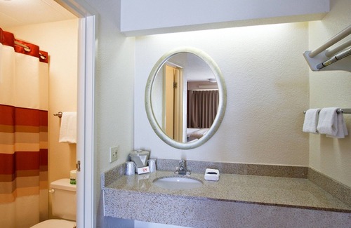 Oxford Valley Hotel | Red Roof Inn Philadelphia - Oxford Valley