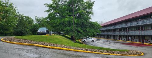Monroeville Hotel | Red Roof Inn PLUS+ Pittsburgh East - Monroeville