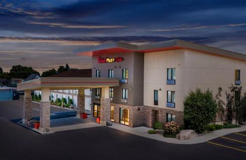 Whippleville Hotel | Red Roof Inn PLUS+ & Suites Malone