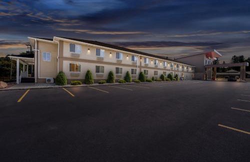Whippleville Hotel | Red Roof Inn PLUS+ & Suites Malone