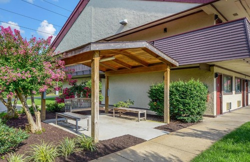 South Richmond Hotel | Red Roof Inn Richmond South