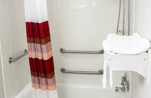 Henrietta Hotel | Red Roof Inn Rochester - Henrietta