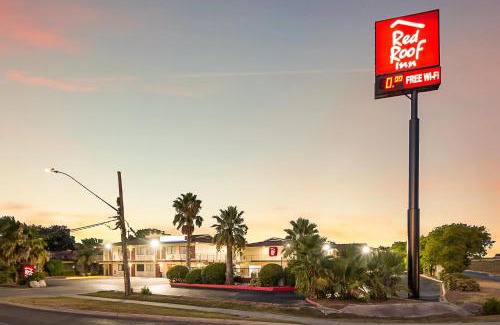 Arena District Hotel | Red Roof Inn San Antonio E - Frost Bank Center