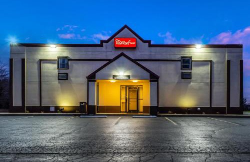 Scottsburg Hotel | Red Roof Inn Scottsburg