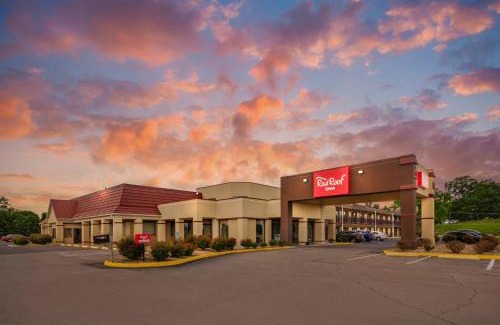 Staunton Hotel | Red Roof Inn Staunton