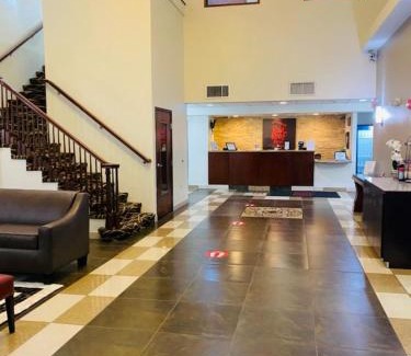 Melvindale Hotel | Red Roof Inn & Suites Detroit - Melvindale/Dearborn