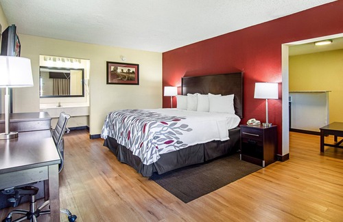 Greenwood Hotel | Red Roof Inn & Suites Greenwood, SC
