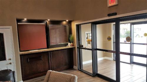 FM 1960 Hotel | Red Roof Inn & Suites Houston – Humble/IAH Airport