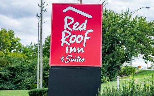 Wayne Hotel | Red Roof Inn & Suites Indianapolis Airport