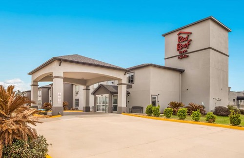 Lake Charles Hotel | Red Roof Inn & Suites Lake Charles