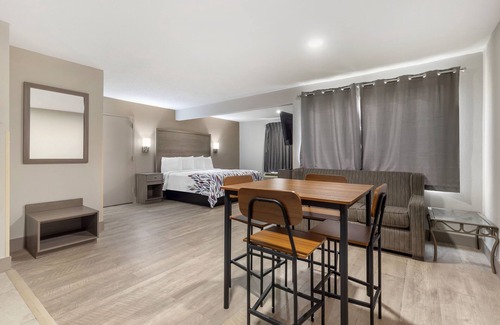 North Newport News Hotel | Red Roof Inn & Suites Newport News