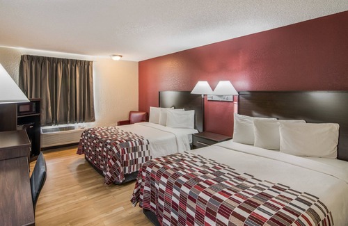 Florida Panhandle Hotel | Red Roof Inn & Suites Pensacola East - Milton