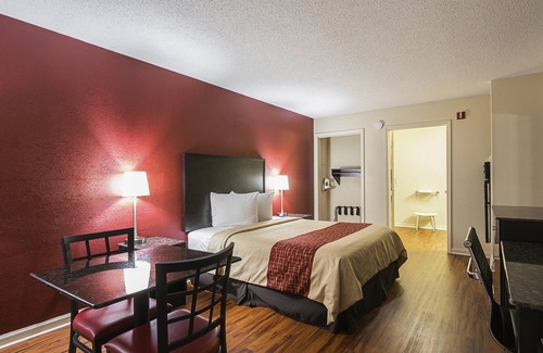 Scottsboro Hotel | Red Roof Inn & Suites Scottsboro