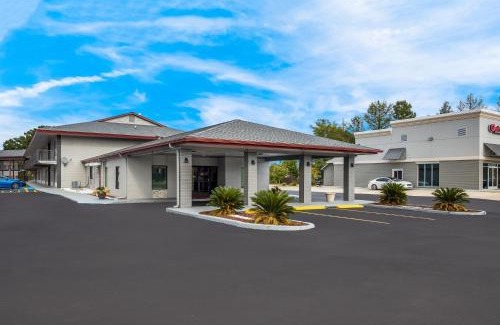 Thomasville Hotel | Red Roof Inn & Suites Thomasville