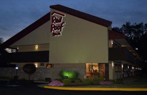 Utica Hotel | Red Roof Inn Utica