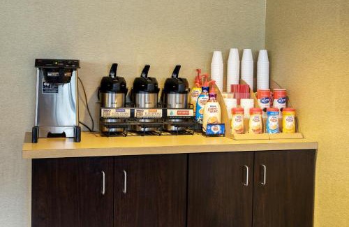 Utica Hotel | Red Roof Inn Utica