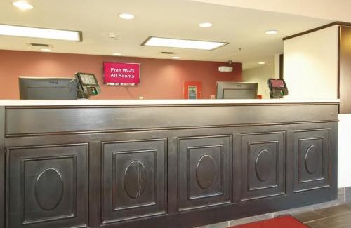 Hoffman Estates Hotel | Red Roof PLUS Chicago - Hoffman Estates