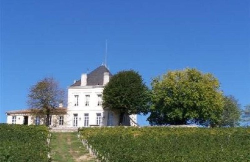 Neac House | Red Room - In the heart of the vineyard - calm, chic, incredible view, all comfort