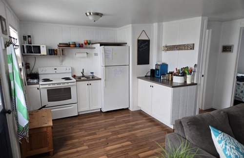 York Cottage | Red Sands, Spacious, 2 BRs, Living Room, Full bathroom & a Patio