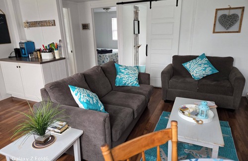 York Cottage | Red Sands, Spacious, 2 BRs, Living Room, Full bathroom & a Patio