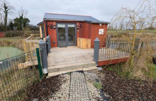 Portarlington Other | Red Sheds Cabin 'Herons Den'