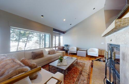 Edwards House | Red Sky Luxury Retreat
