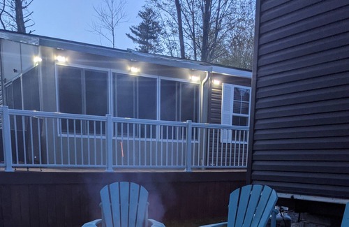 Gravenhurst Resort | Red sparrow Resort Cottage Free WiFi, Free Parking and Free Pet Stay