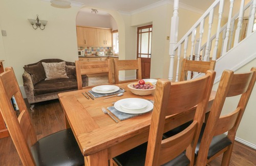Old Bewick Cottage | RED SQUIRREL COTTAGE, 5 BIDDLESTONE, family friendly in Rothbury