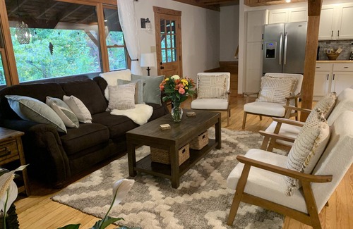 Swannanoa Cabin | Red Stone Retreat-10 Min to Asheville, Game Room, Firepit, Quiet and Secluded