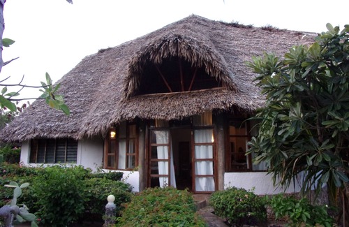 Malindi Marine National Park Villa | RED SUNSHINE VILLA WITH POOL B&B