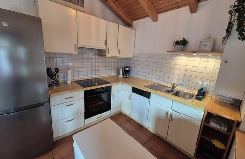 Haseluenne House | Red Swedish house pet friendly!