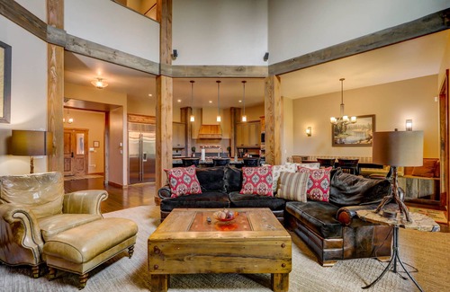 McCall House | Red Tail on the River - Private Hot Tub - River - Clubhouse w/gym, seasonal pool, sauna - Luxury