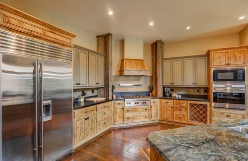 McCall House | Red Tail on the River - Private Hot Tub - River - Clubhouse w/gym, seasonal pool, sauna - Luxury