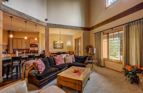 McCall House | Red Tail on the River - Private Hot Tub - River - Clubhouse w/gym, seasonal pool, sauna - Luxury