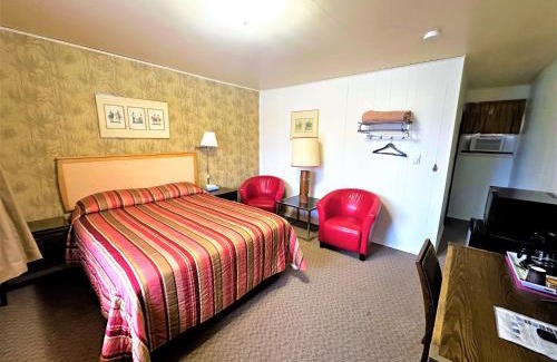 Algoma District Hotel | Red Top Motor Inn