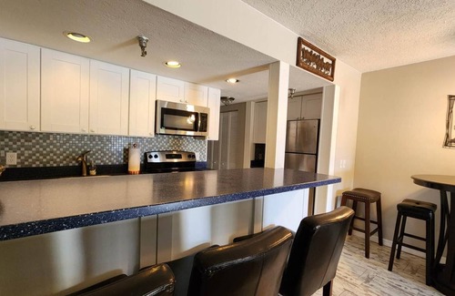 River Ranch Condo | Red, White & RODEO River Ranch Family Suite! Golf Cart for Rent! 205