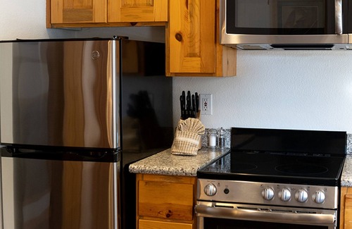Tahoya Shores Condo | Red Wolf Lakeside Lodge