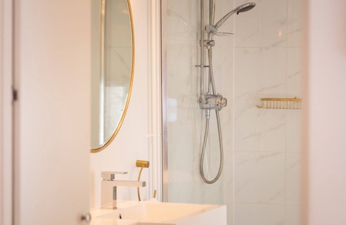 Redcliffe Apartment | Redcliffe Parade No9 | Lower Ground