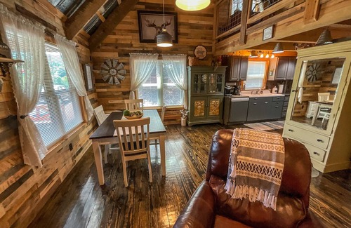 Millers Creek Cabin | Reddies River Retreat Available Labor Day Weekend!