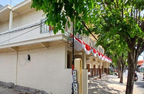 Pasuruan Hotel | RedDoorz at Dien Homestay Syariah Alun-alun Pasuruan